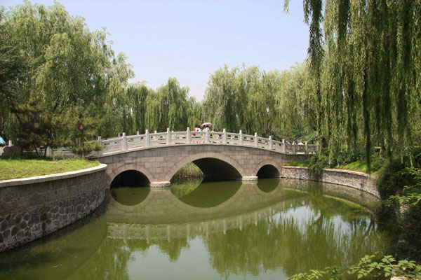 ​校(xiào)園風(fēng)光(guāng)