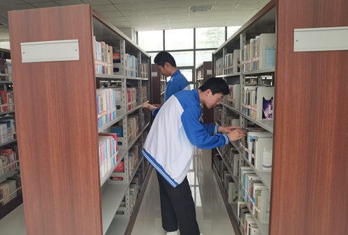 1742269123257114.jpg 1713935721189081162.jpg