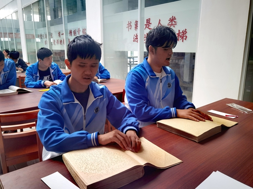 1742269137188595.jpg 1713935867257094215.jpg