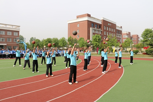 1742268719975690.jpg 1714368690714019811.jpg