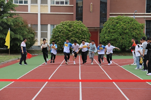 1742268731194105.jpg 1714368771796049606.jpg