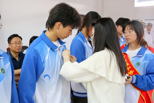 1742268657107429.jpg 1714447714252088180.jpg