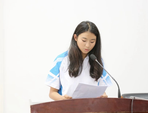 1742268664929792.jpg 1714447763584090390.jpg