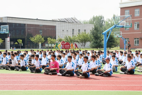 1742265955174311.jpg 1725153738483040207.jpg