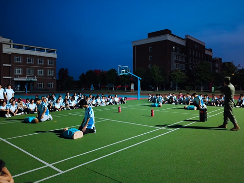 1742265969778761.jpg 1725153738530023528.jpg