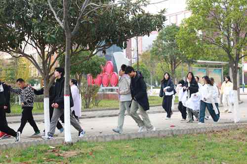 1742262643153345.jpg 1731651551008072159.jpg