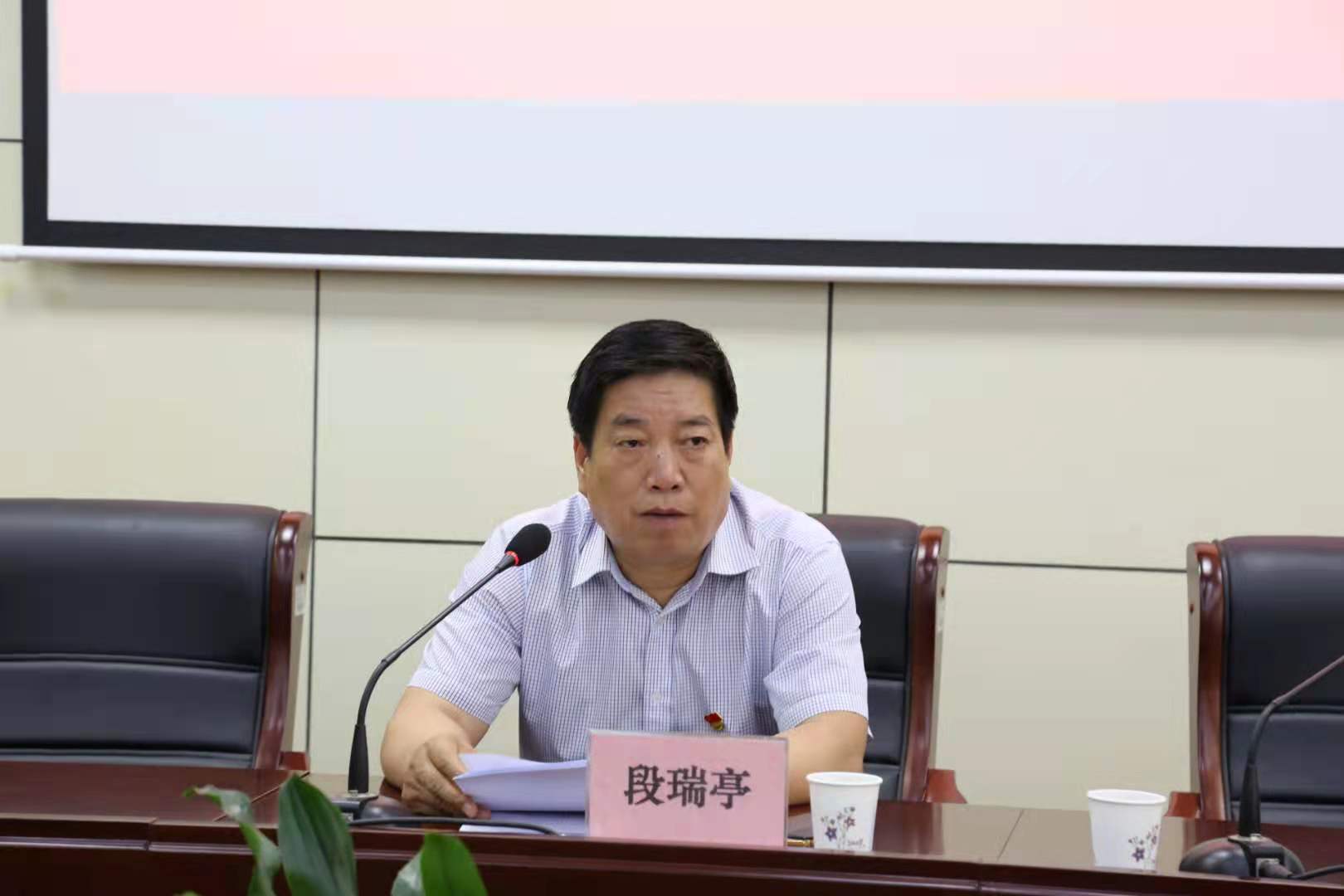 1742264272482351.jpg 1623981684064050434.jpg