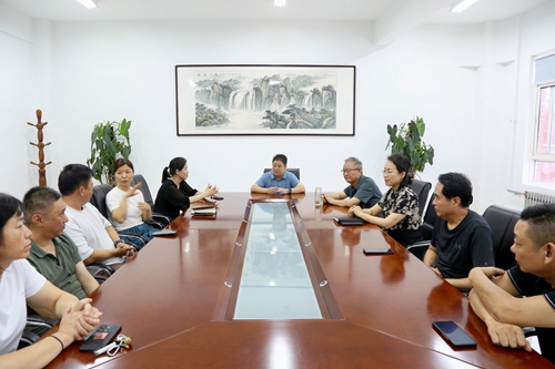 1742265793117179.jpg 1725950352187093575.jpg