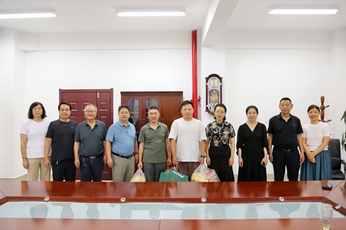 1742265807109597.jpg 1725950439606022086.jpg