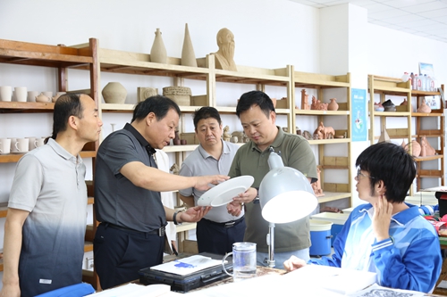 1742266194530418.jpg 1718175194348027147.jpg