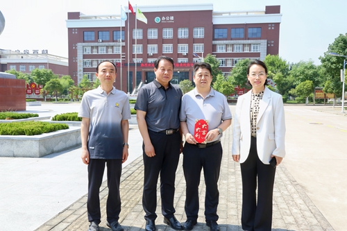 1742266196965016.jpg 1718175194355080715.jpg