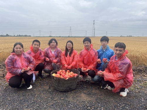 1742266964134450.jpg 1717402974021023348.jpg