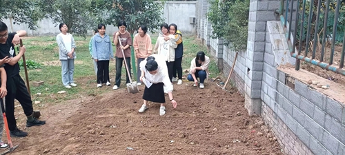 1742267105204370.jpg 1716858167512008061.jpg