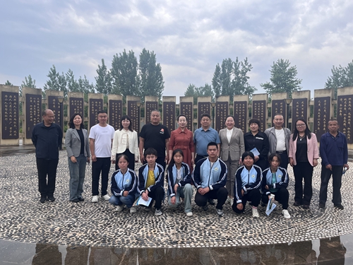 1742267341390531.jpg 1716512695332039130.jpg