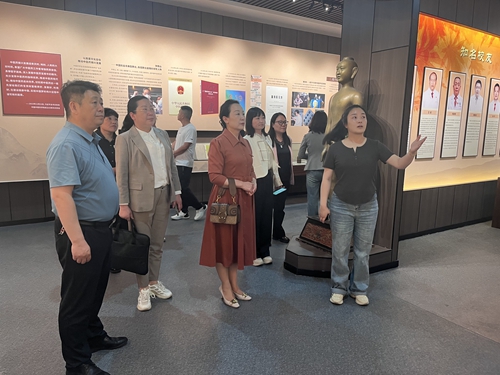 1742267343441139.jpg 1716512695345029316.jpg