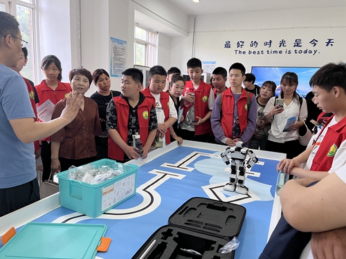 1742267349152220.jpg 1716512695364011763.jpg