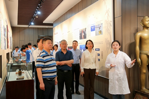 1742267420668079.jpg 1716452640178088318.jpg