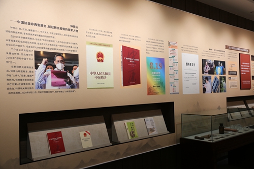 1742267431553770.jpg 1716452519860015496.jpg