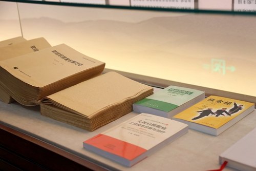 1742267467125964.jpg 1716451707466008558.jpg