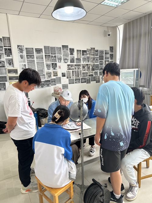 1742267545935864.jpg 1715851929980037555.jpg