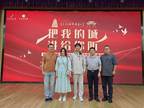 1742268421204373.jpg 1715668724247027997.jpg