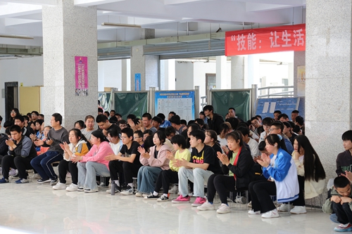 1742269245192950.jpg 1713407876087080375.jpg