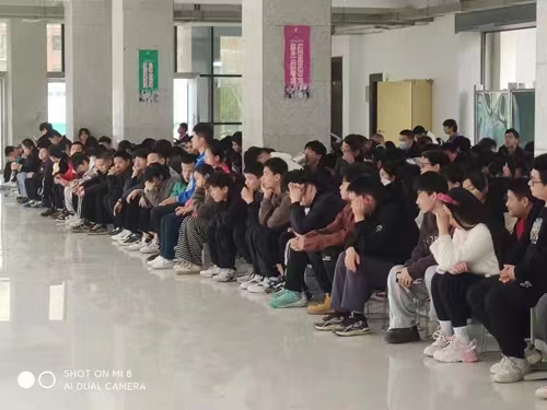 1742270046289024.jpg 1711537525794083763.jpg