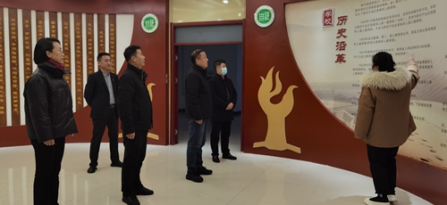 1742277292289166.jpg 1703225719912080436.jpg