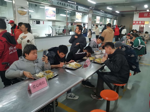 1742277345808859.jpg 1703225428506004157.jpg