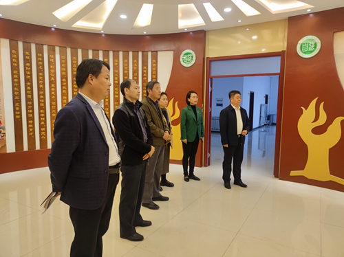 1742279414102868.jpg 1698737884694073485.jpg