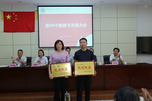 1742802902135738.jpg 1698376234840016565.jpg