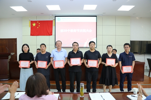 1742802904888293.jpg 1698376234854019541.jpg