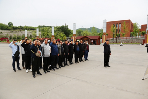 1742805257190799.jpg 1685417132896033342.jpg