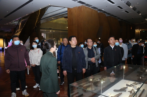 1742805259408876.jpg 1685417148197093598.jpg