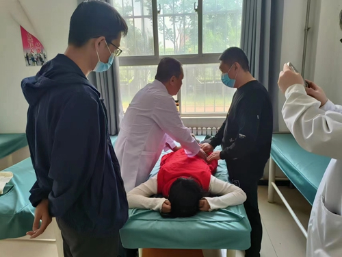 1742805368942302.jpg 1685015899494060890.jpg