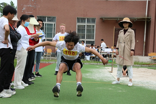 1742807187168501.jpg 1683534359222088977.jpg