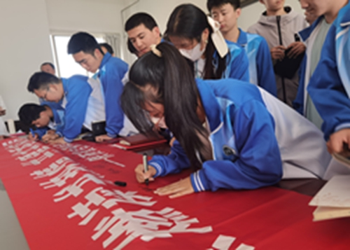 1742807388454427.jpg 1682056130752027509.jpg