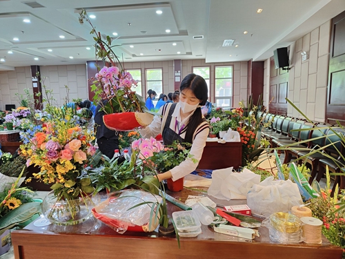 1742807497760242.jpg 1680578283584050934.jpg