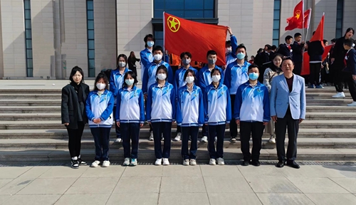 1742808045178880.jpg 1680225836542054697.jpg