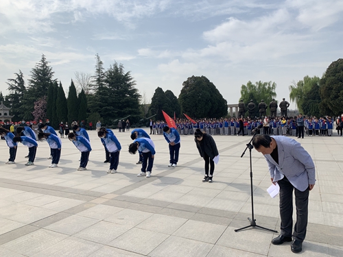 1742808050653238.jpg 1680225883401046724.jpg