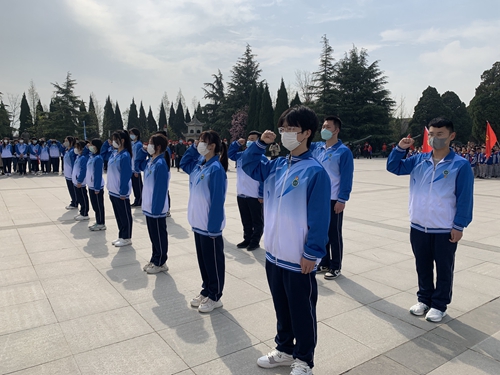 1742808052651556.jpg 1680225883403033249.jpg