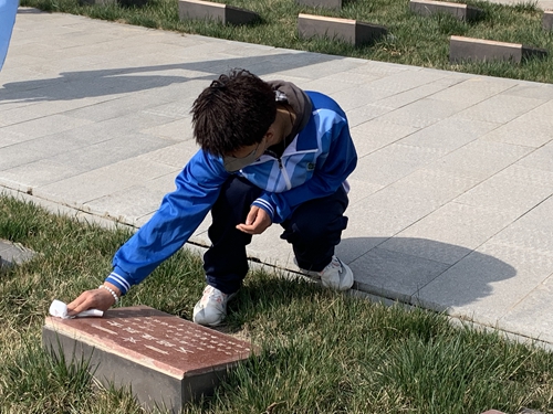 1742808056311399.jpg 1680225883433047978.jpg