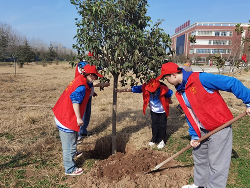 1742808288351199.jpg 1678676209704069410.jpg