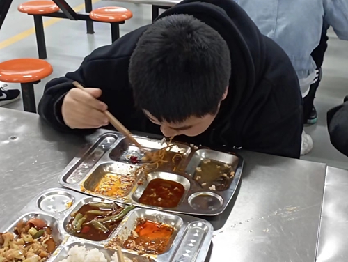 1742808862853654.jpg 1669368799575051675.jpg