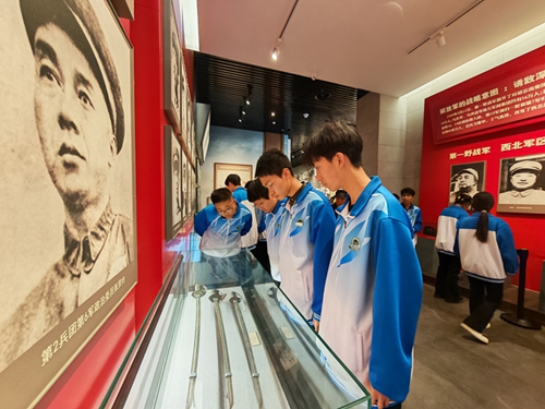 1743758758208149.jpg 06.jpg